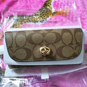 Coach Sunglasses 😎 Pouch